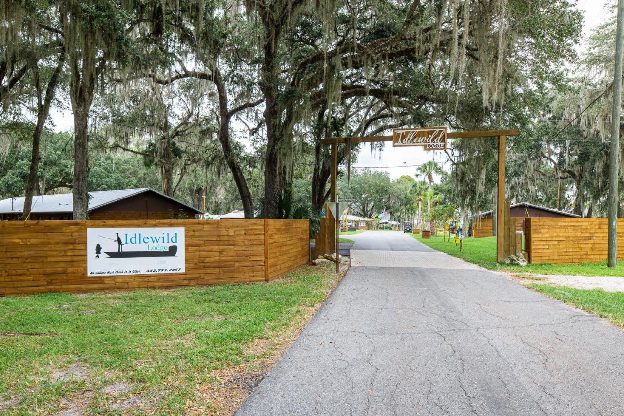 Idlewild Lodge And Rv Park Lake Panasoffkee Экстерьер фото